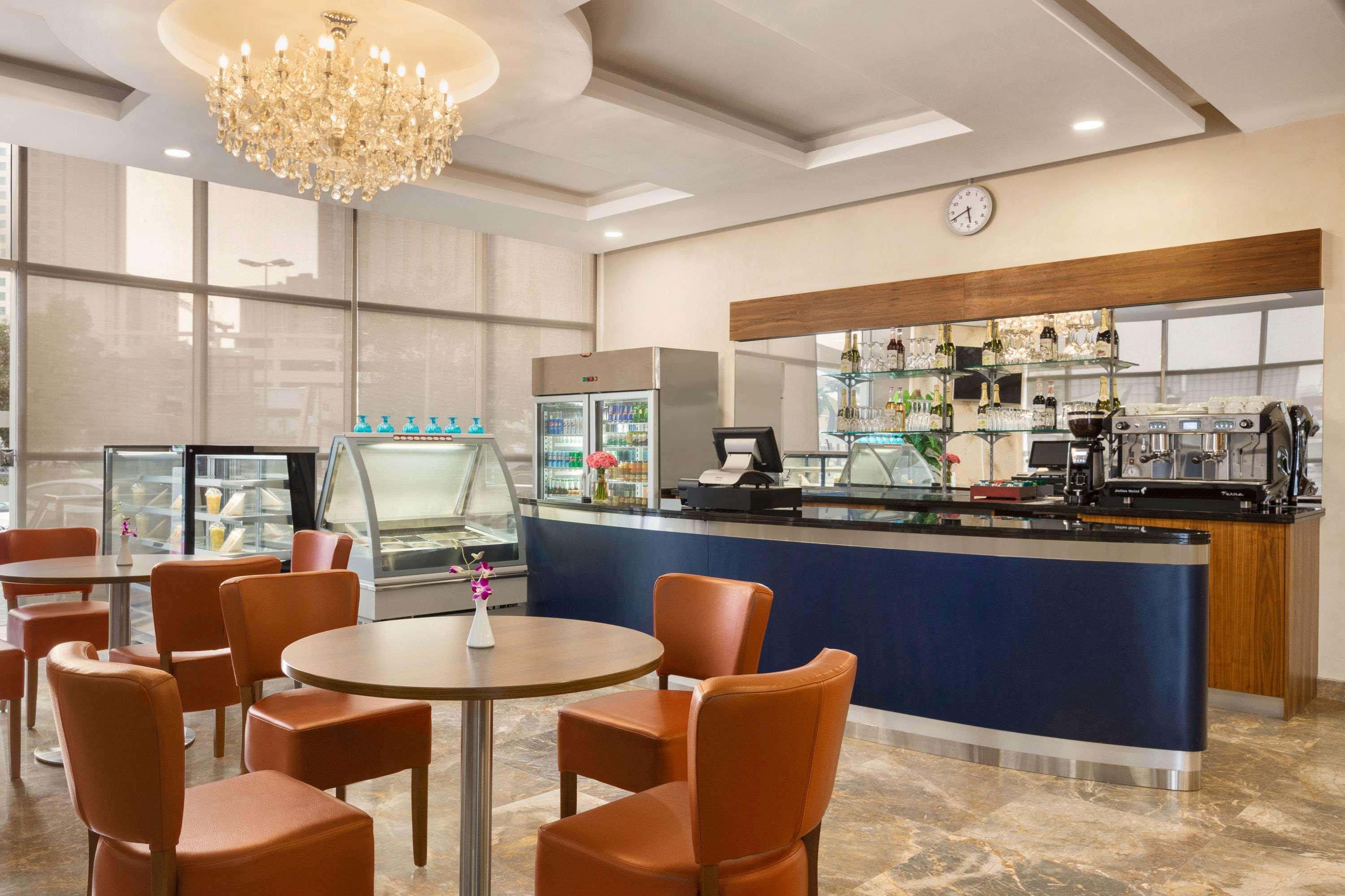 Ramada Encore By Wyndham Kuwait Downtown Kuwait City Exteriör bild